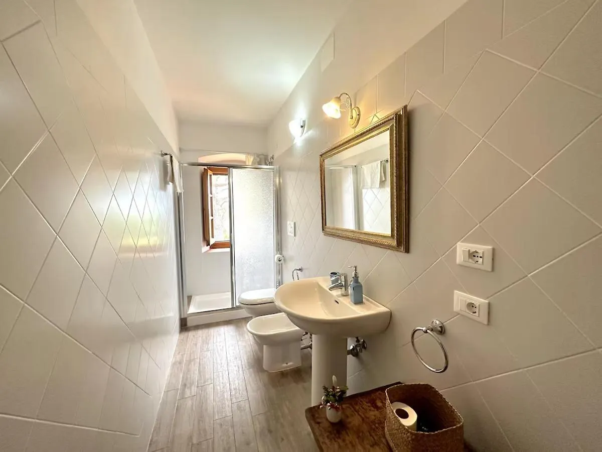 Agriturismo Podere Rondinaio Lamporecchio 2*,