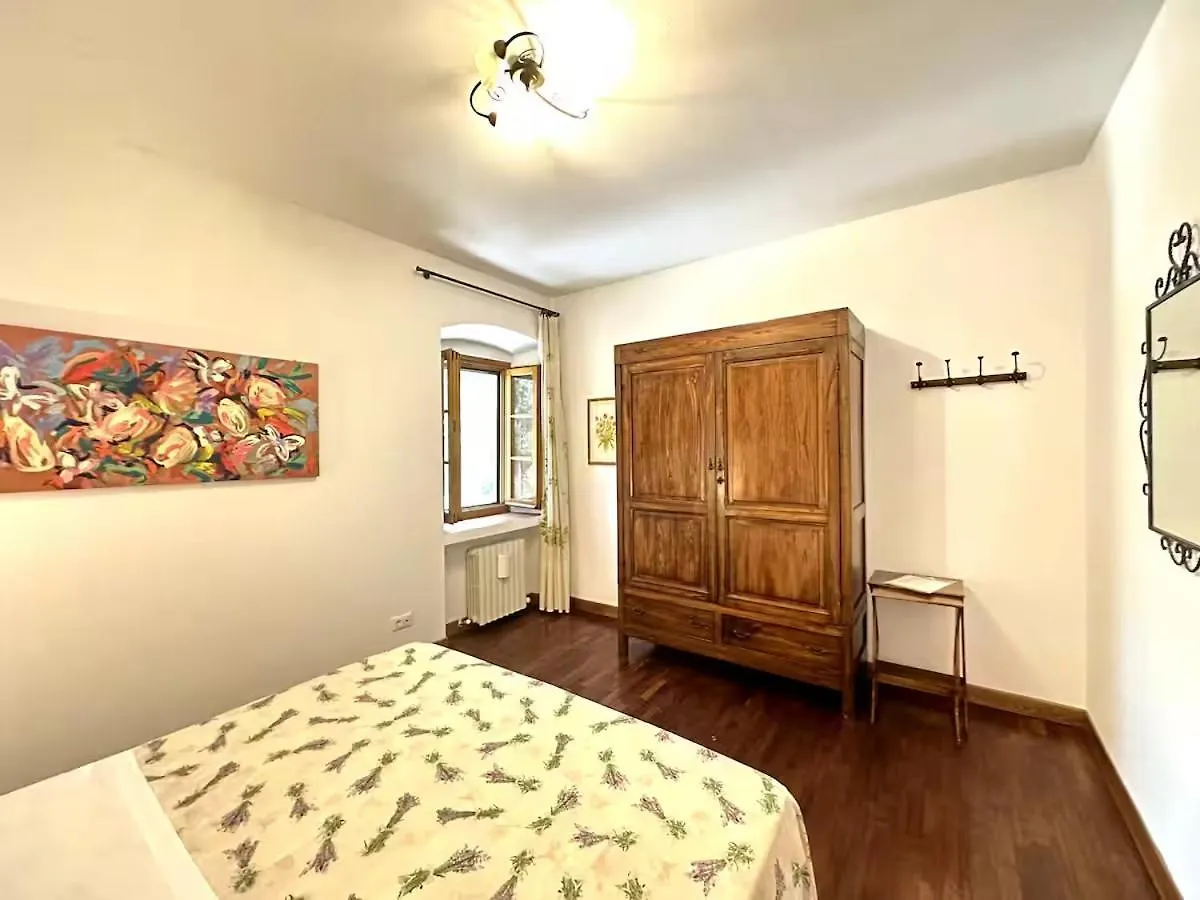 ** B&B Agriturismo Podere Rondinaio 람포레키오 이탈리아