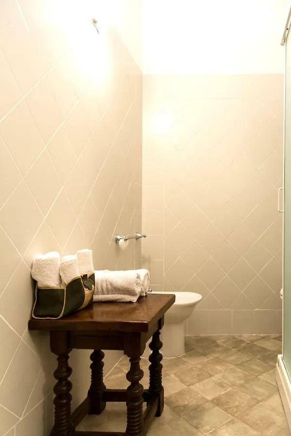 B&B Agriturismo Podere Rondinaio 람포레키오