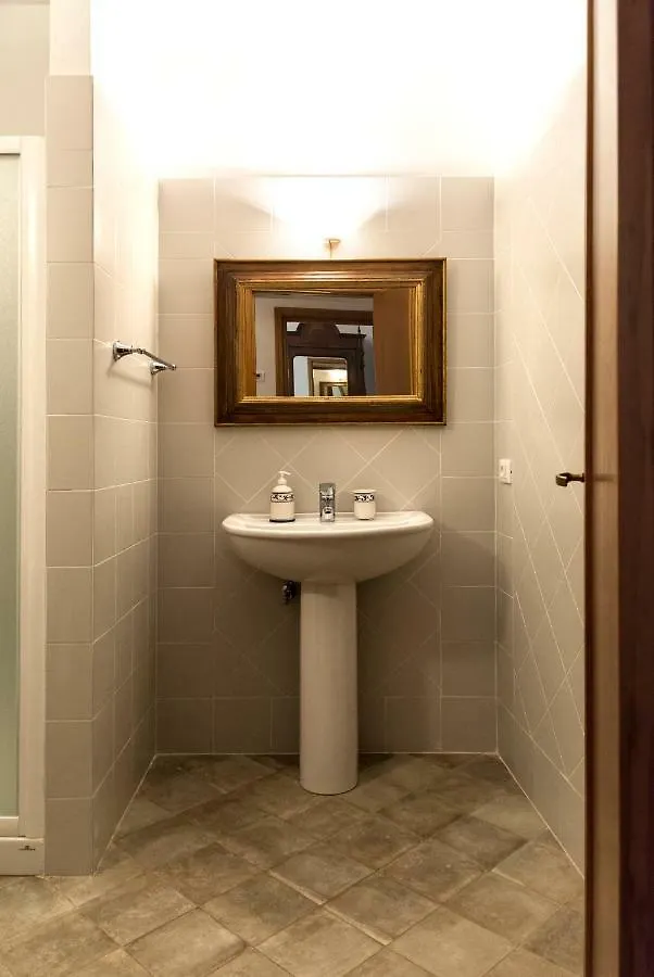 B&B Agriturismo Podere Rondinaio 람포레키오