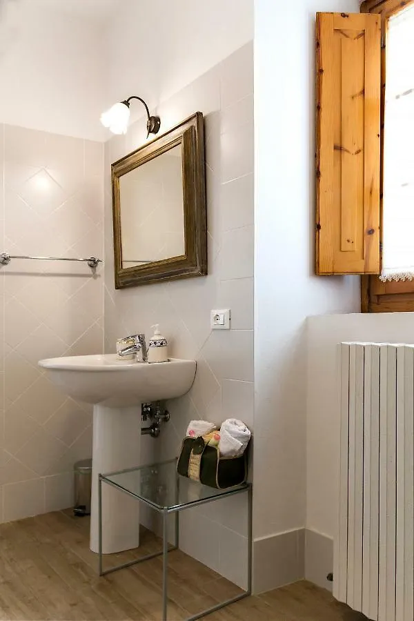 Agriturismo Podere Rondinaio 람포레키오