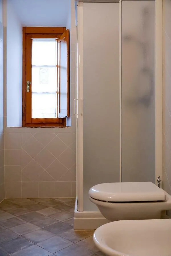 Agriturismo Podere Rondinaio 람포레키오 B&B